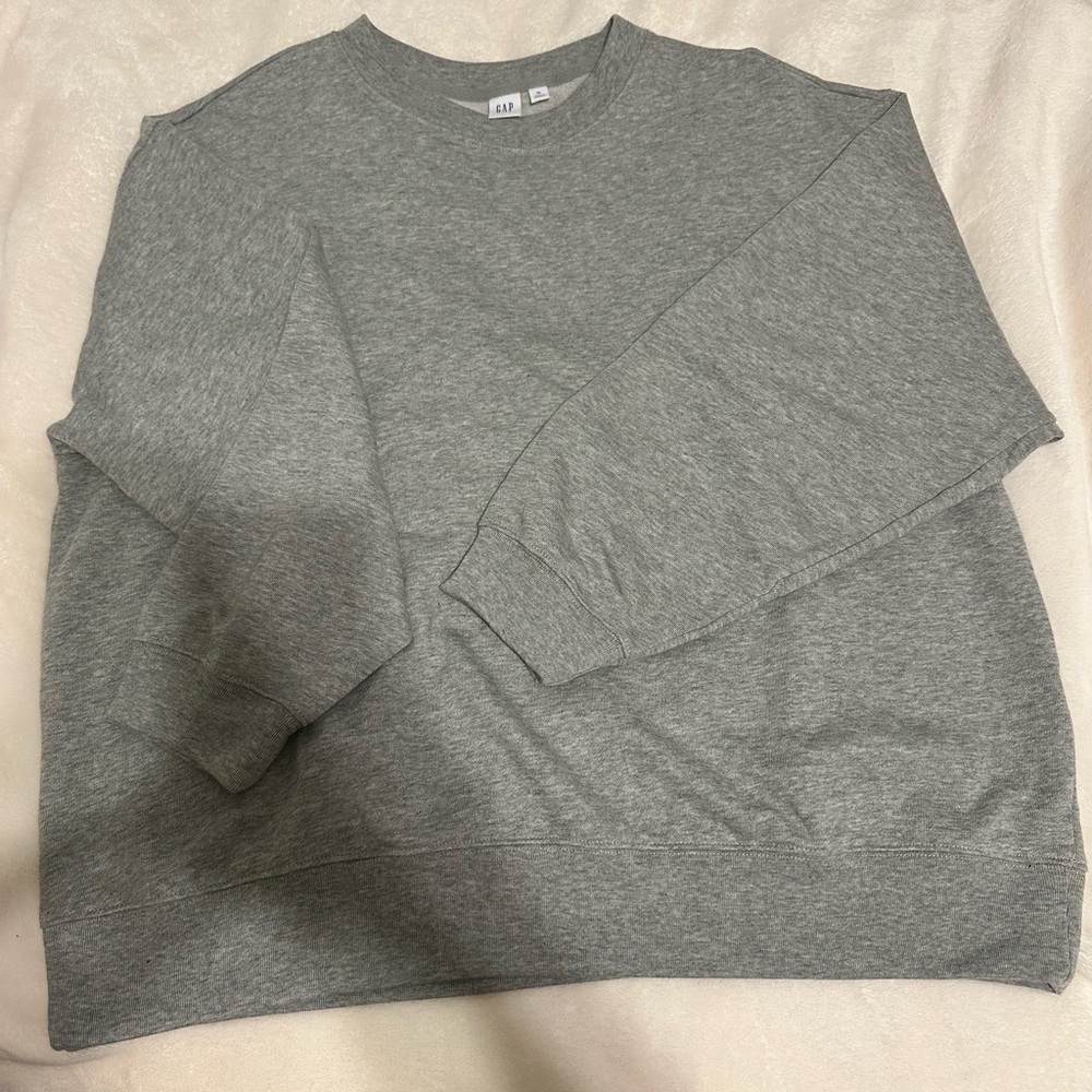GAP Women’s Light Gray Crewneck Sweater
